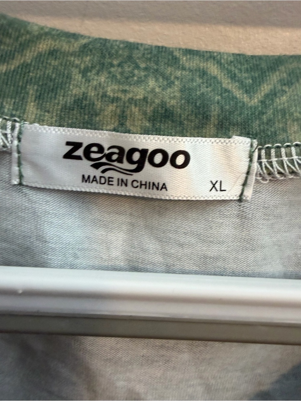 zeagoo Green Floral V-Neck Long Sleeve Top - Picture 4 of 6